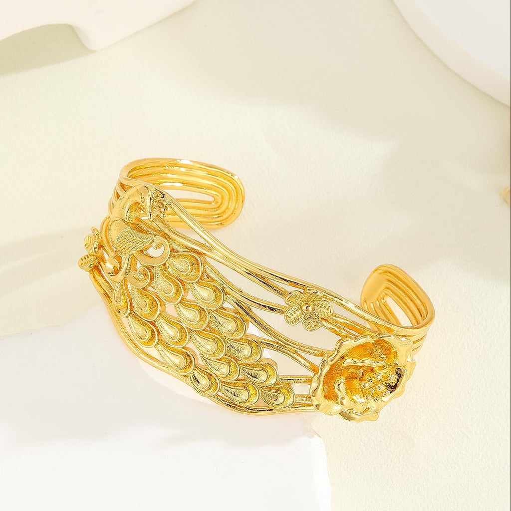 1pcs Vintage Luxury Carved Texture Gold Bracelet, Exquisite Peacock, Flower Patterned Bracelet