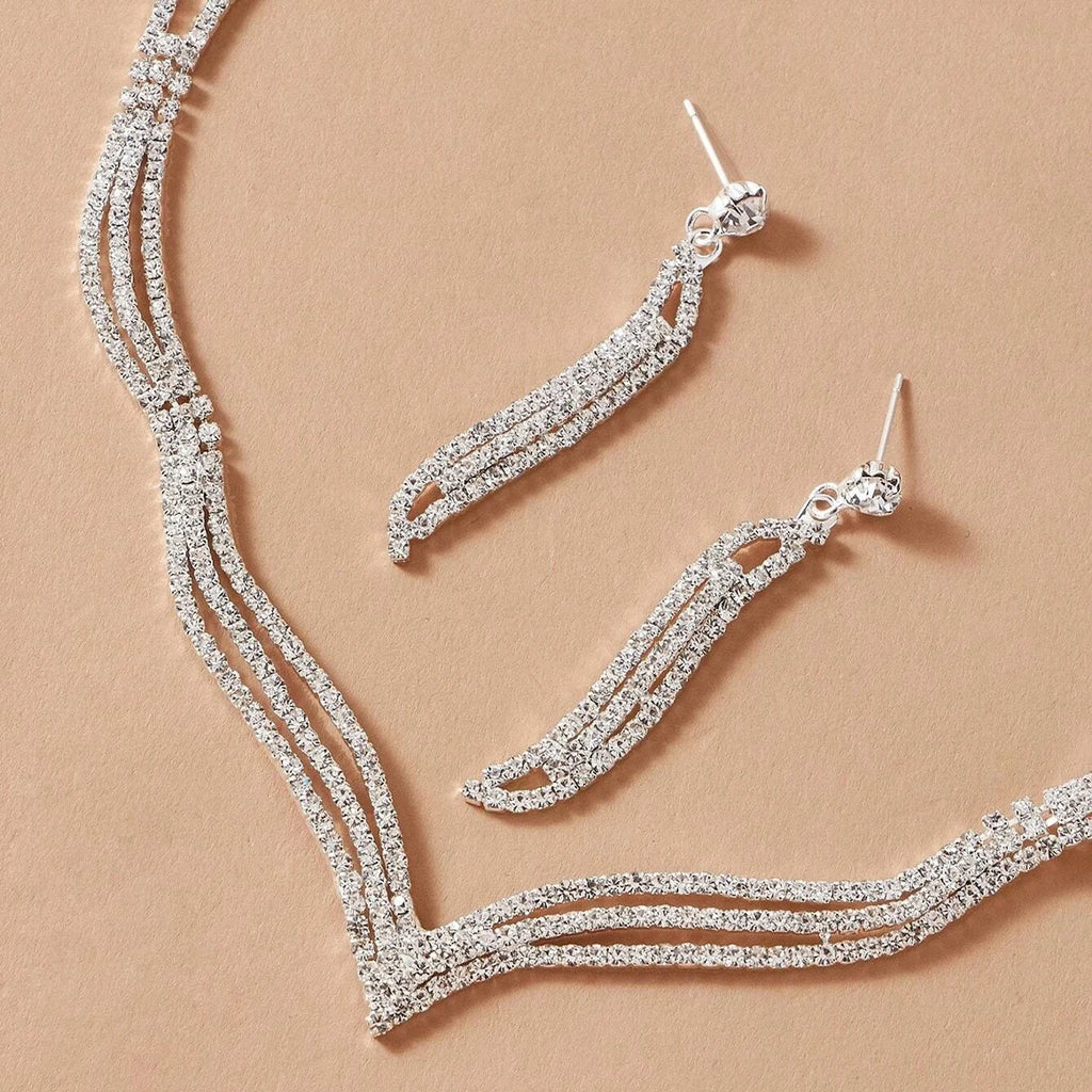 Women's fashion design jewelry set, simple and versatile, light luxury style, sparkling accessories