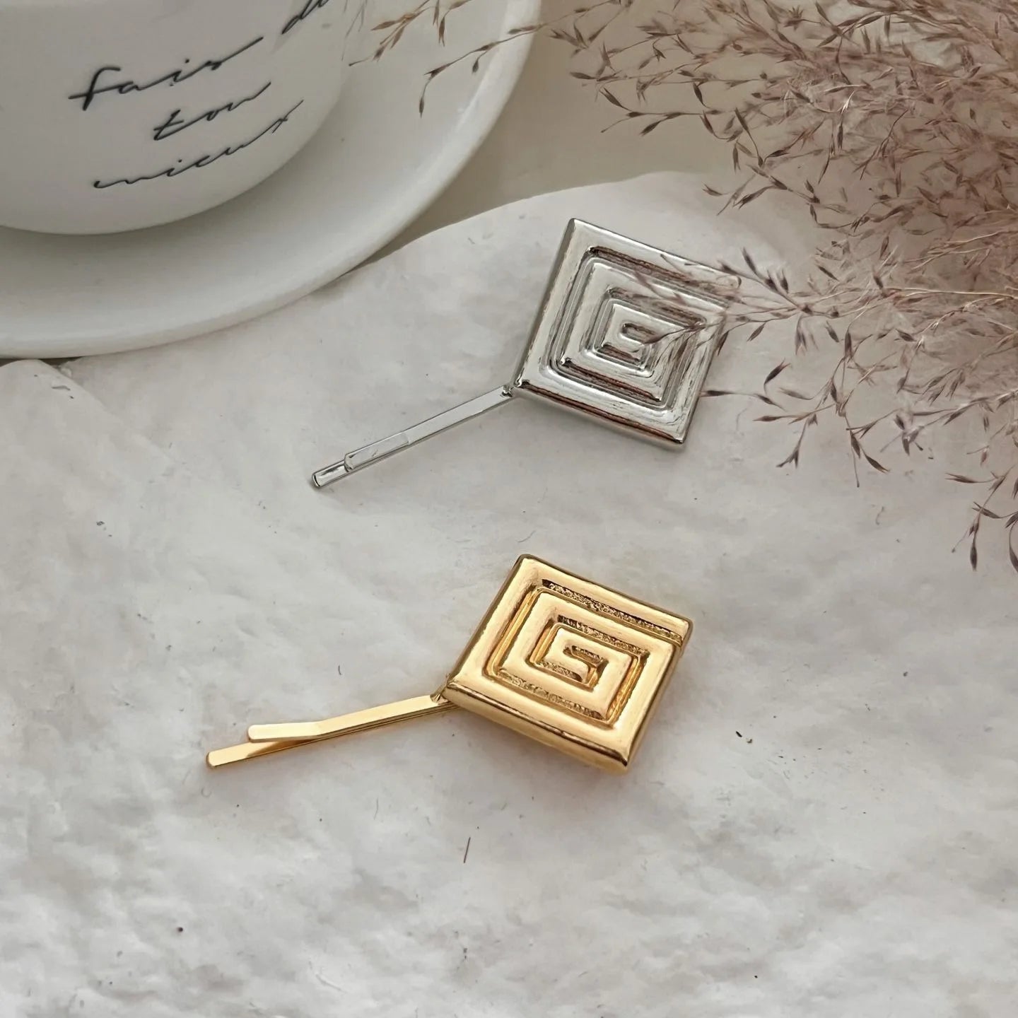 Simple Metal Starfish Hair Clip for Women Girls Gold Color Star Flower Hairpin Fashion Temperament Hair Fork Beach Accessories