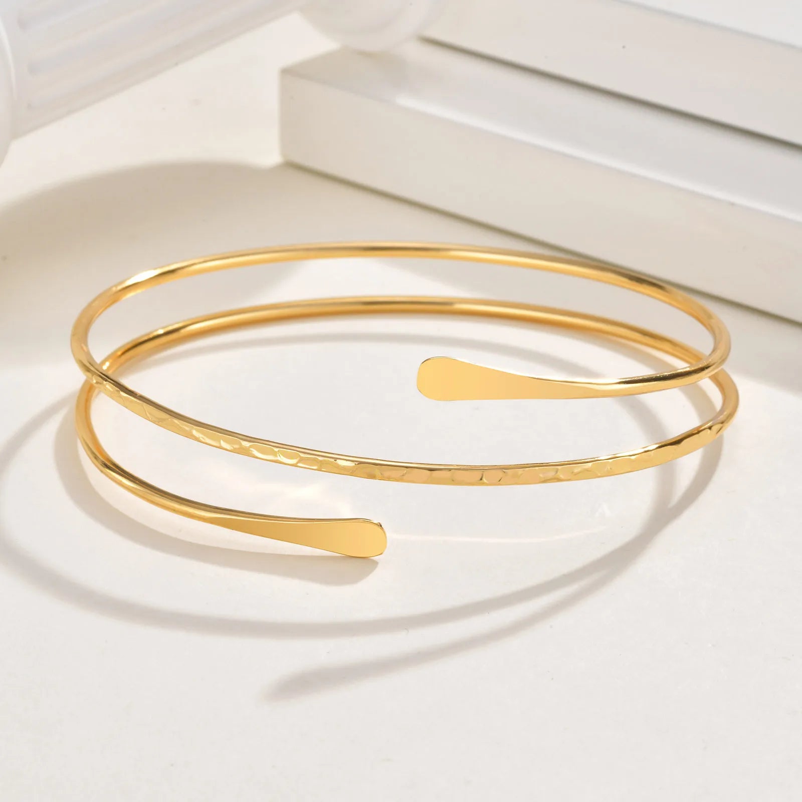 Upper Arm Cuff Bracelet for Women, Minimalist Gold Plated Armband Statement Party Armlets Jewelry