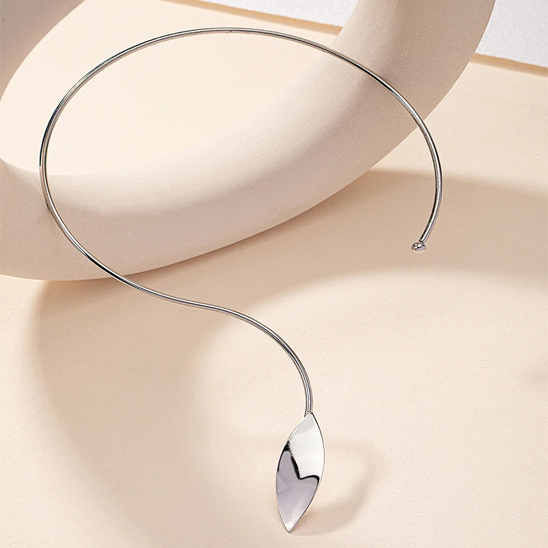 European and American Fashion Jewelry Metal Geometric Leaf Necklace for Women Wedding Girls Cool Trend Accessories Gifts