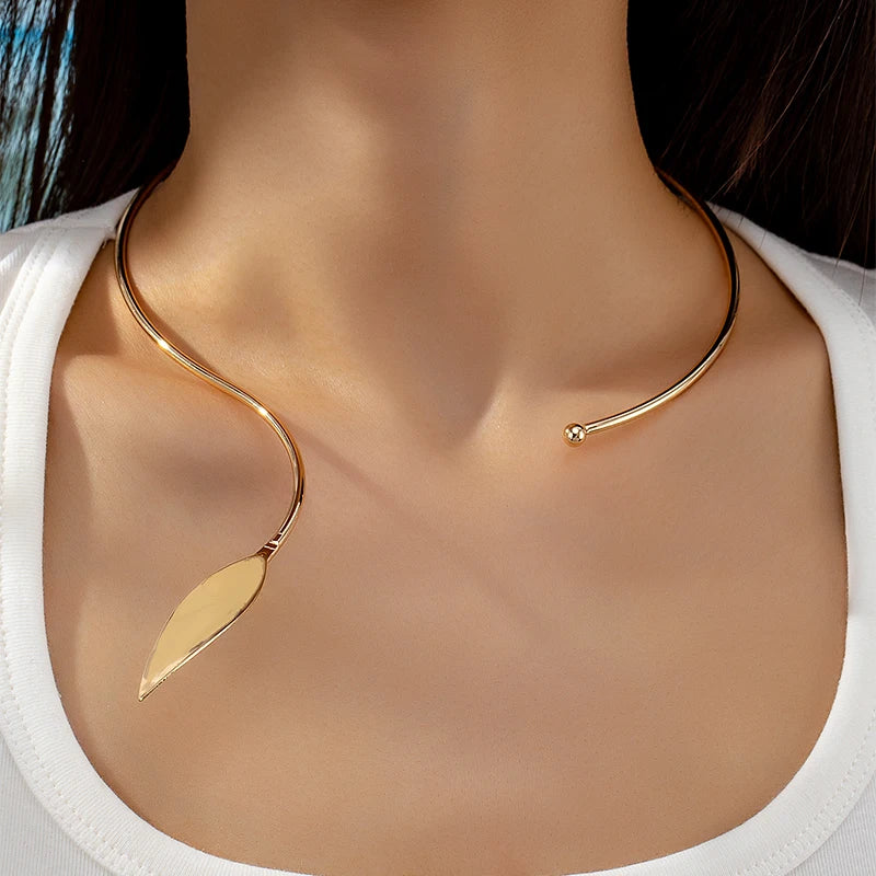 European and American Fashion Jewelry Metal Geometric Leaf Necklace for Women Wedding Girls Cool Trend Accessories Gifts