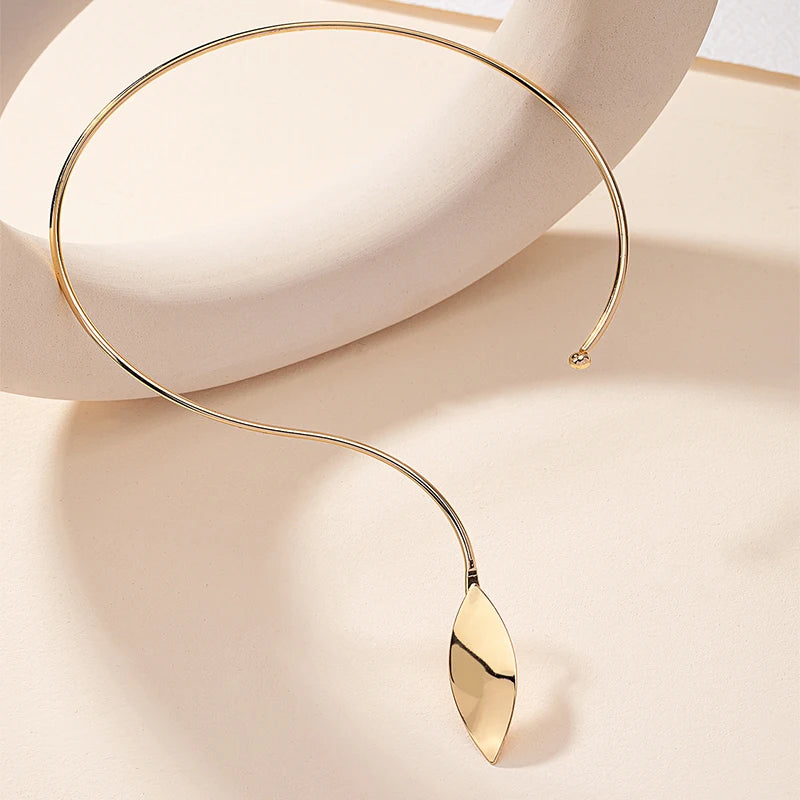 European and American Fashion Jewelry Metal Geometric Leaf Necklace for Women Wedding Girls Cool Trend Accessories Gifts