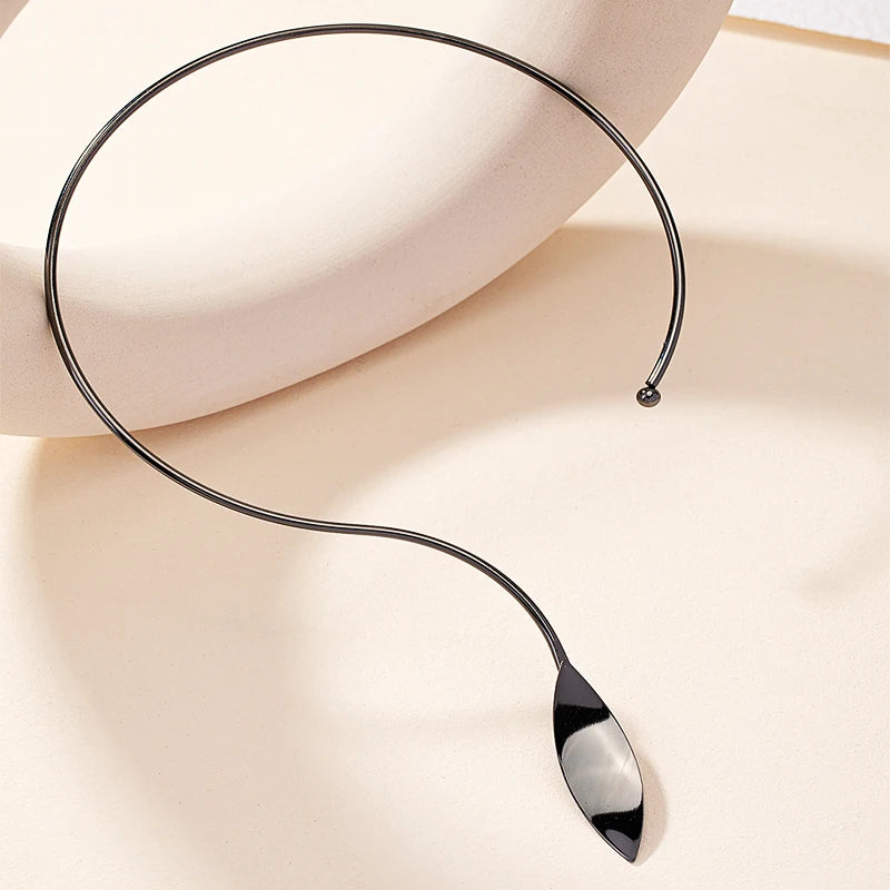 European and American Fashion Jewelry Metal Geometric Leaf Necklace for Women Wedding Girls Cool Trend Accessories Gifts