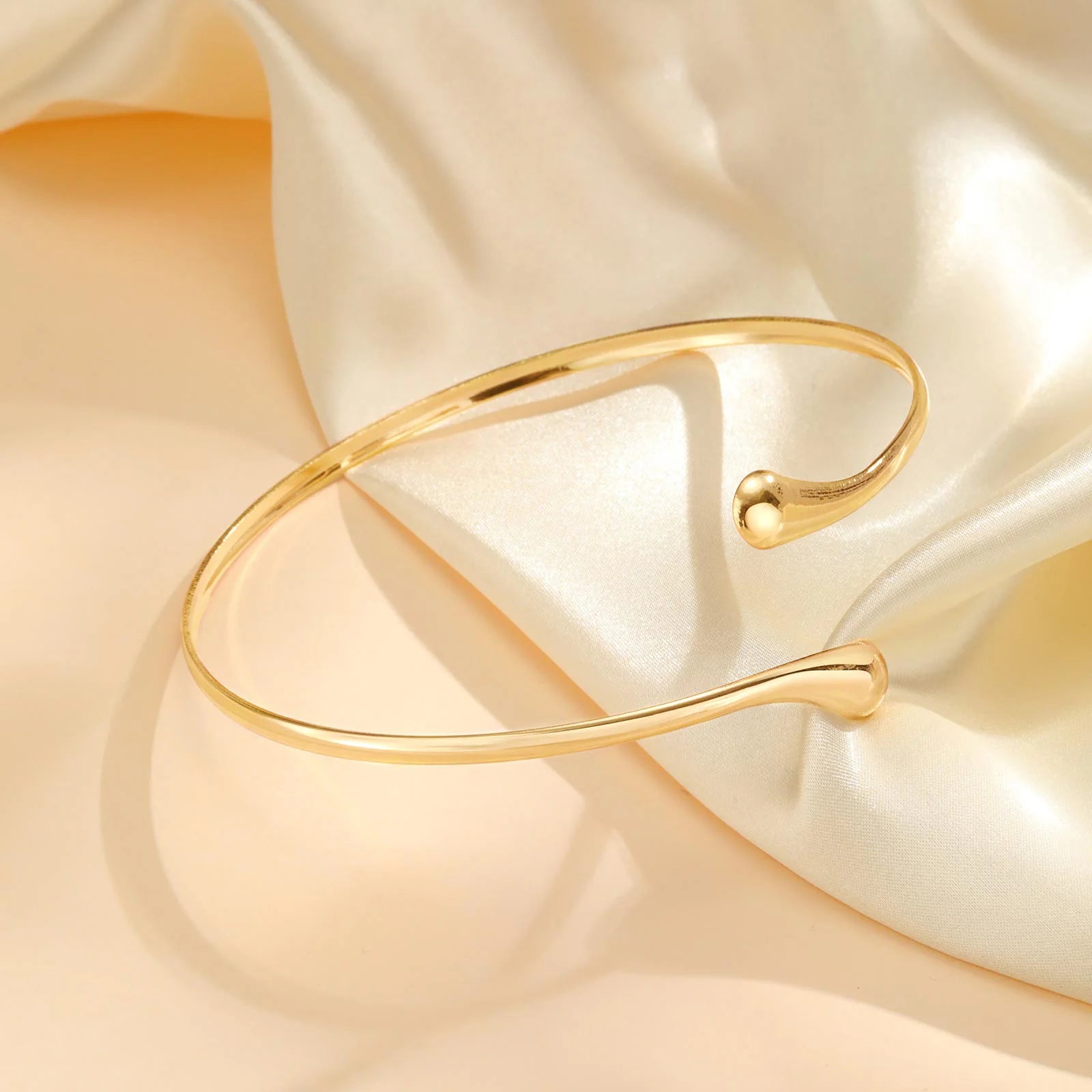 Vintage Boho Simple Arm Bracelet for Women Stainless Steel Geometric Coil Upper Arm Band Armlets Cuff Bangle Adjustable Jewelry