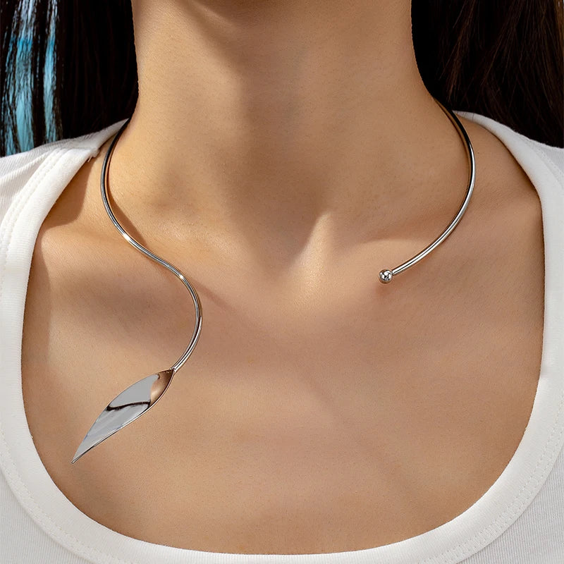 European and American Fashion Jewelry Metal Geometric Leaf Necklace for Women Wedding Girls Cool Trend Accessories Gifts