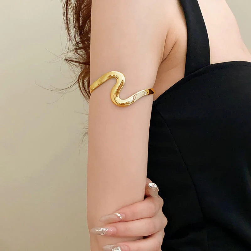 Upper Arm Cuff Bracelet for Women Minimalist Gold Plated Armband Statement Party Armlet Jewelry Gift Summer Vacation Accessories