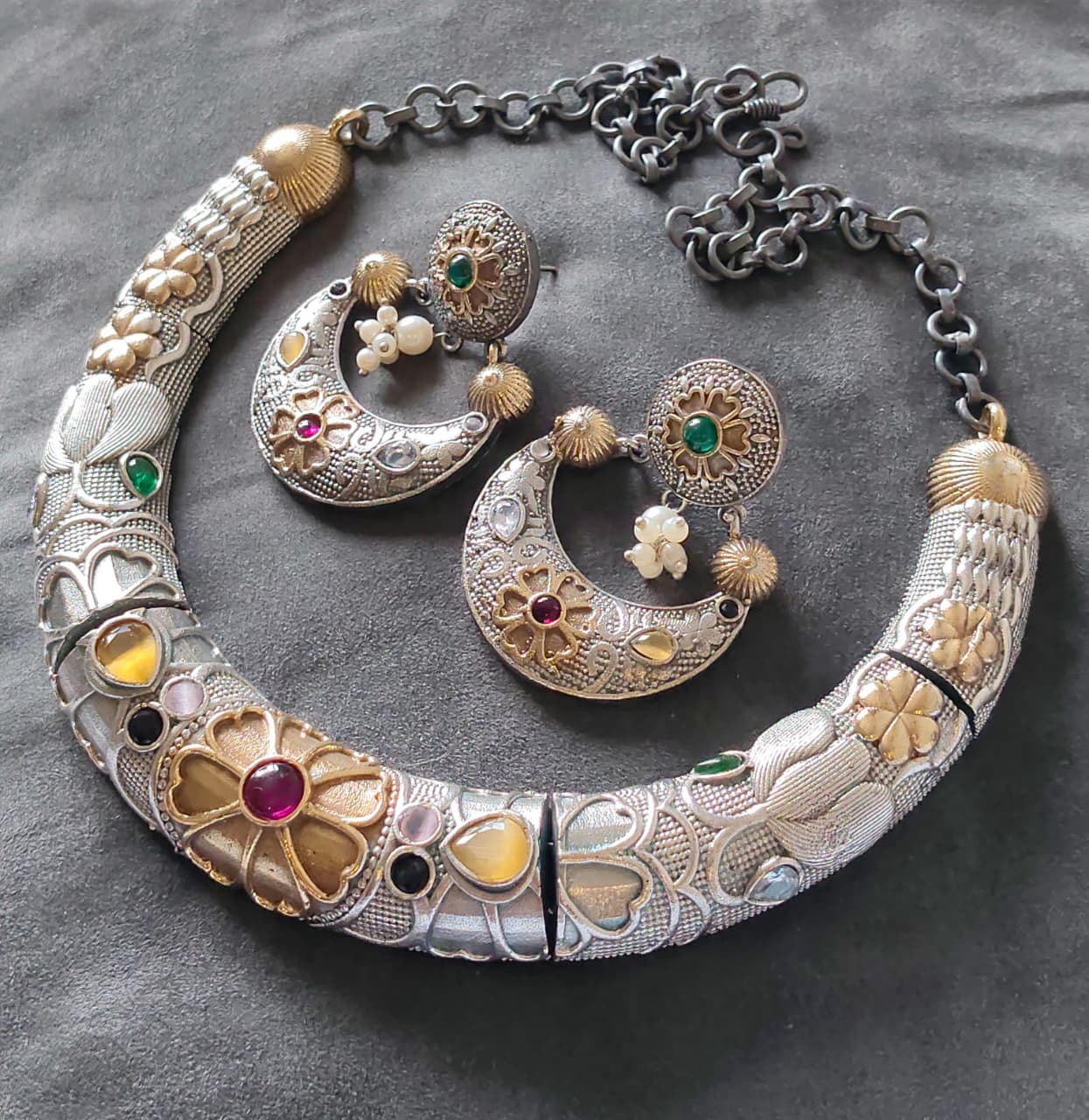 BEAUTIFUL WELL FINISHED DUAL TONE FAST SELLING HASALI SET COLLECTION FOR THIS YEAR